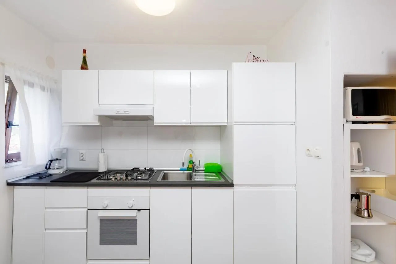 Home Away From Home With A Heated Pool Punat Apartament
