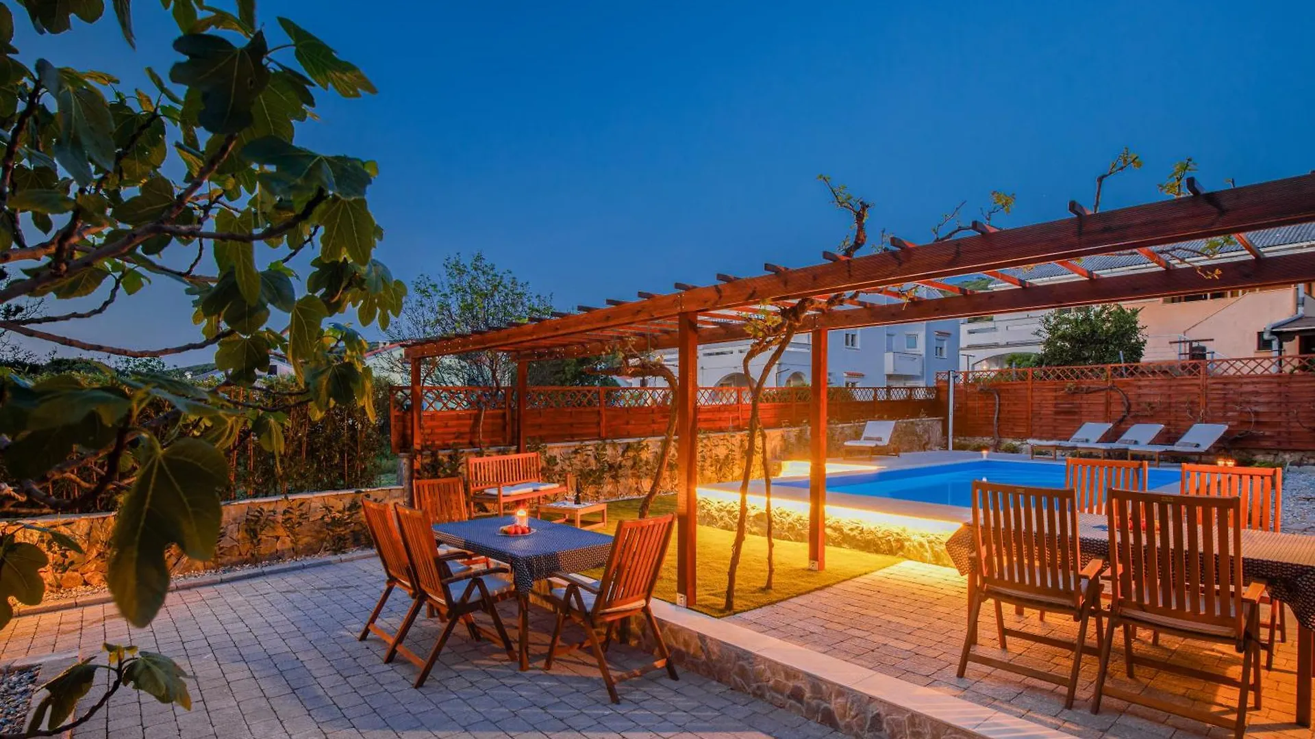 Apartment Home Away From Home With A Heated Pool Punat Kroatien