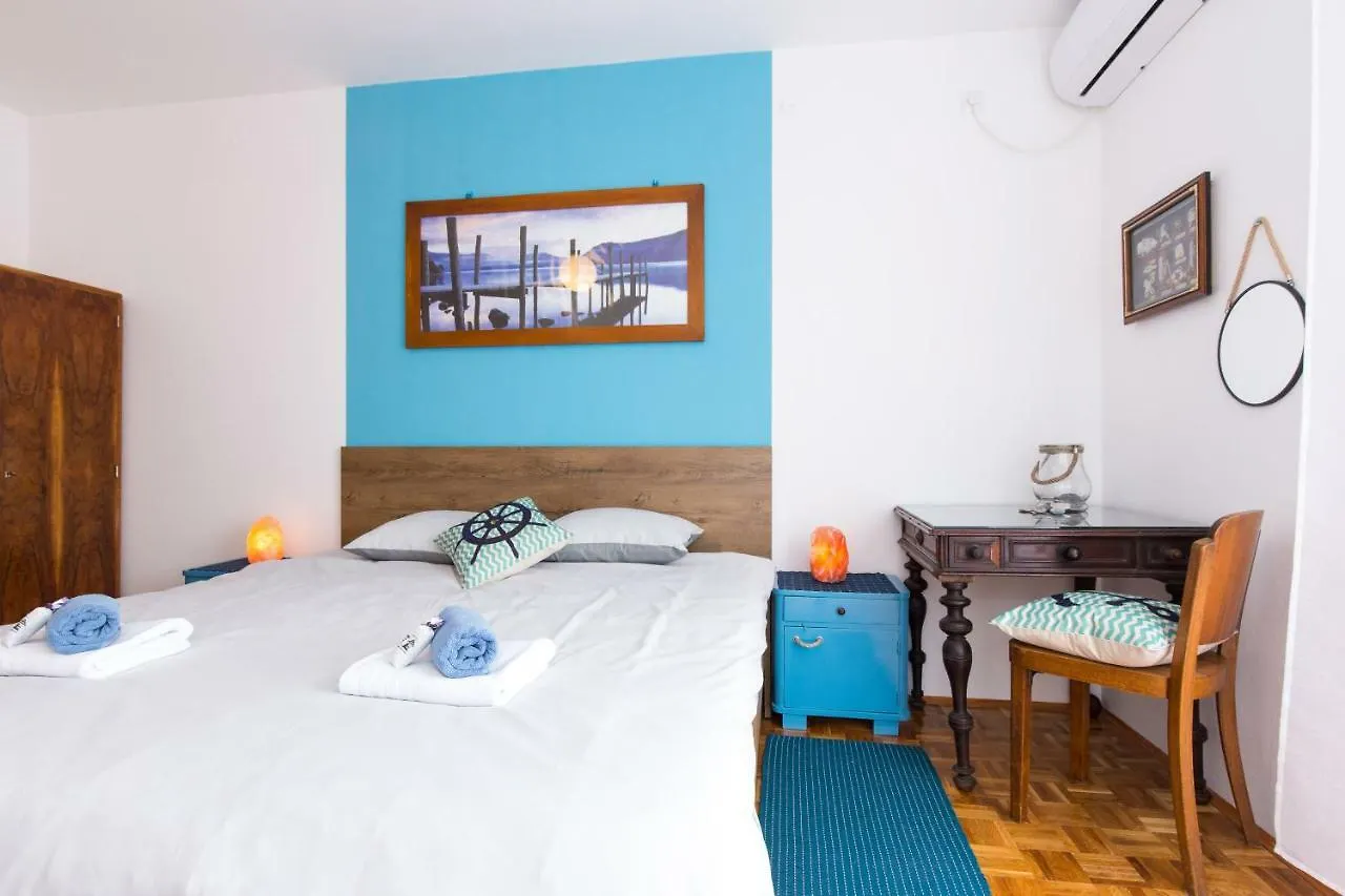 Apartment Home Away From Home With A Heated Pool Punat