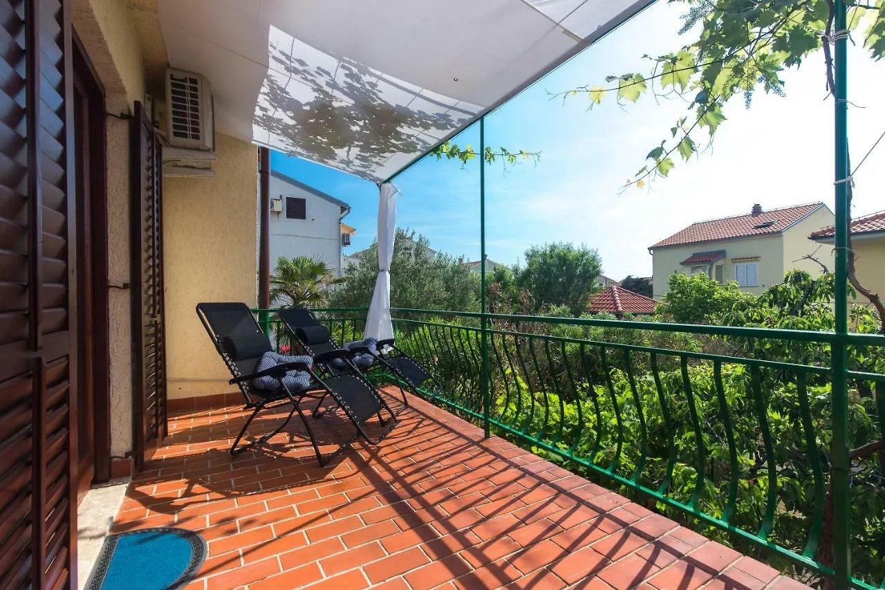Apartment Home Away From Home With A Heated Pool Punat