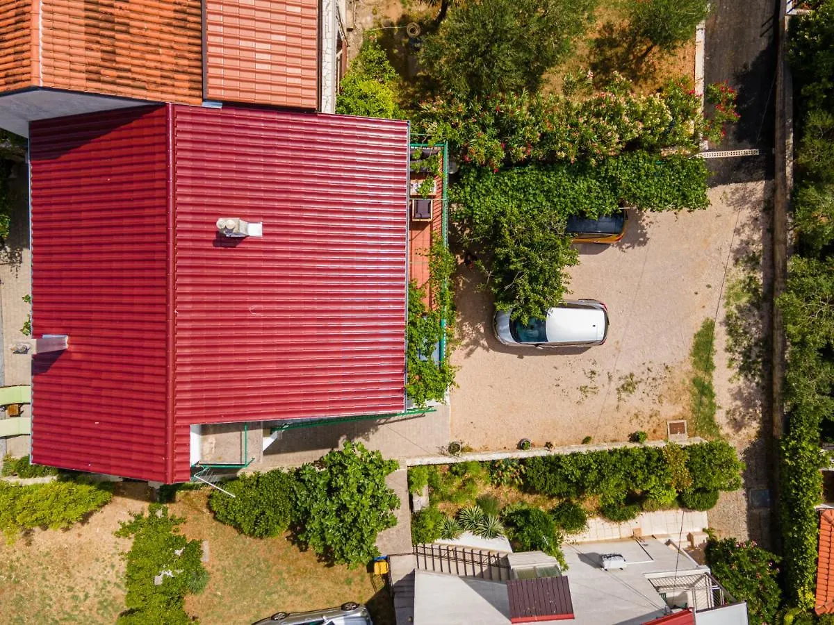 Home Away From Home With A Heated Pool Kroatien