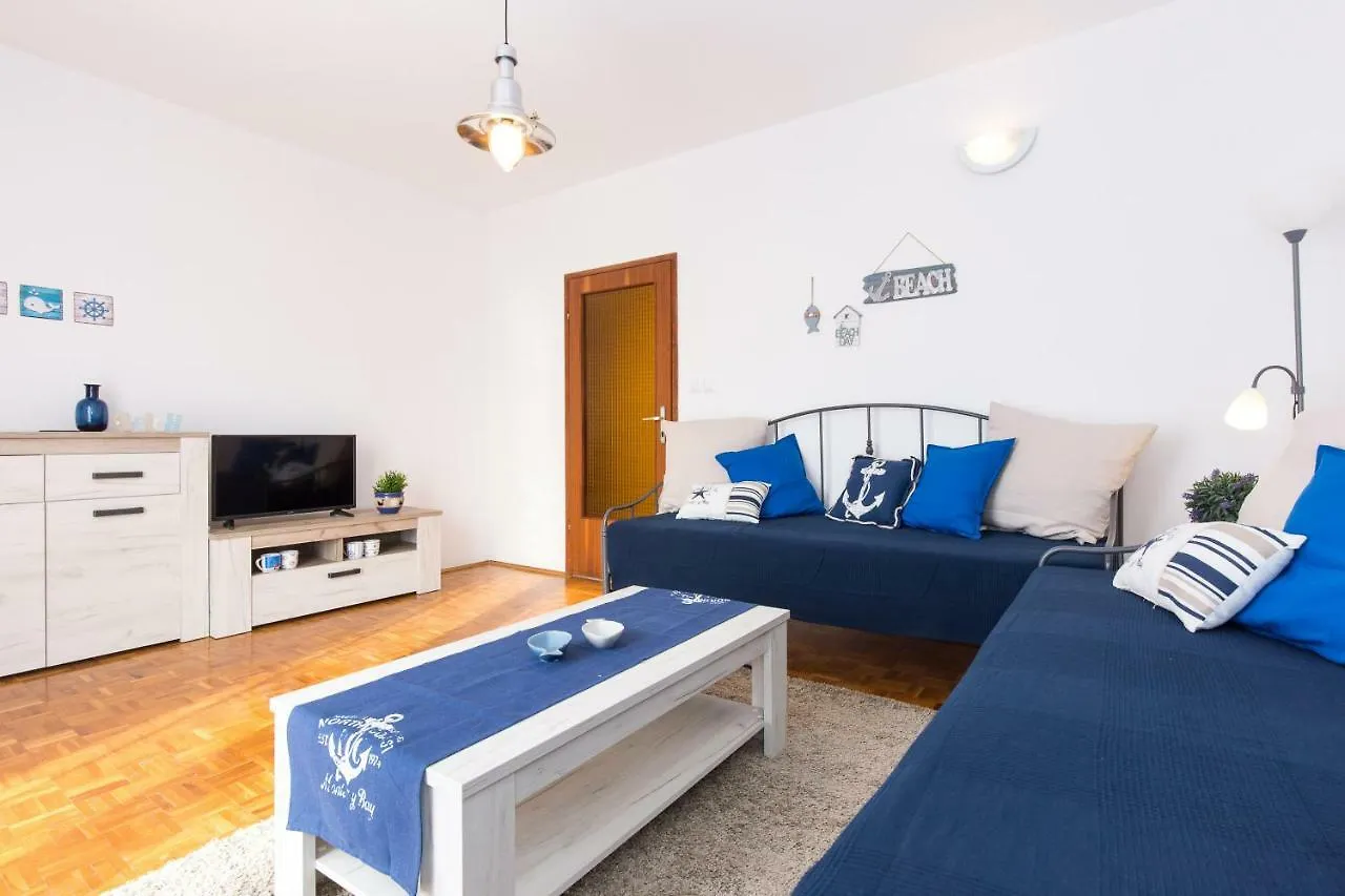 Home Away From Home With A Heated Pool 0*, Punat